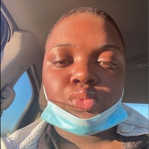 Meet your Posher, Victoria